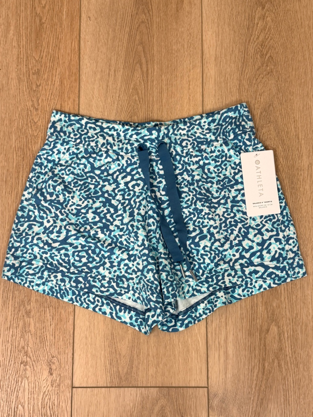 NWT Athleta Balance 4” Shortie Blue Multi Patterned Size Small